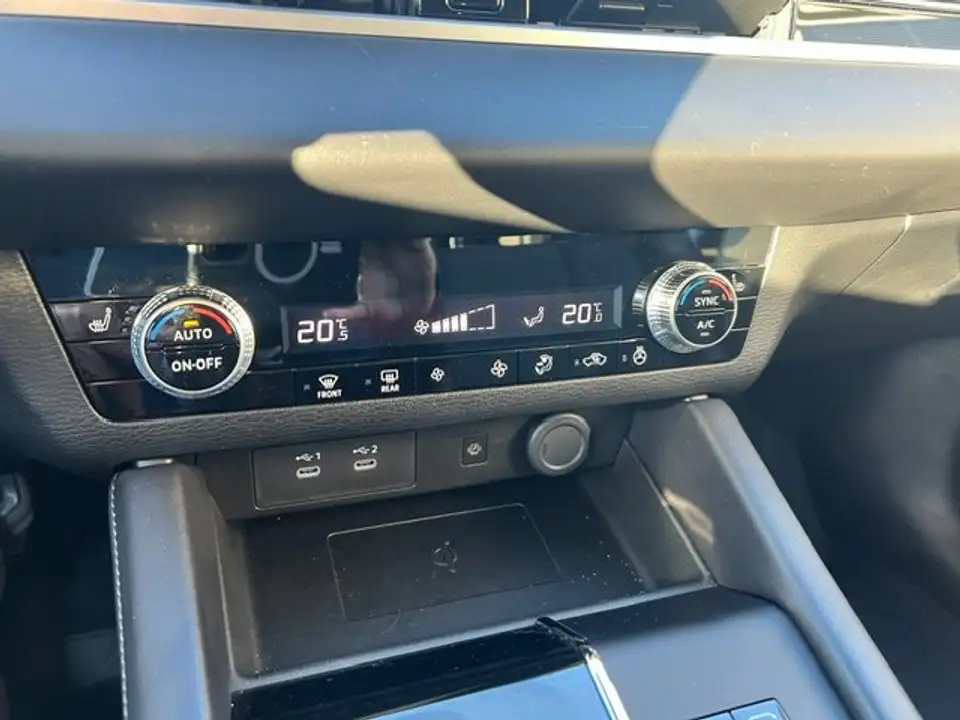 Mitsubishi Outlander 2,4 4WD Invite 220V AT 25 – Bild 14
